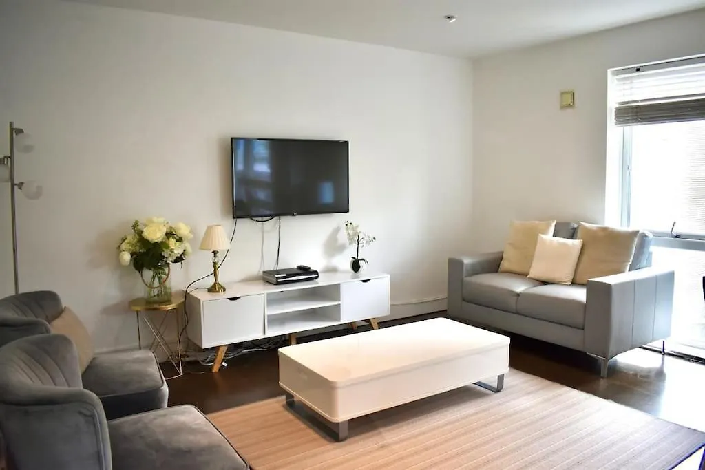 2 Bed Apartment In Southwark London